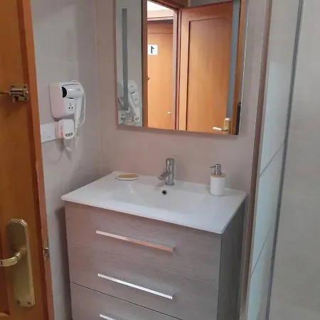 Bed and Breakfast Djm Palms - Shared - Compartida - No Es Casa Privada Ayora