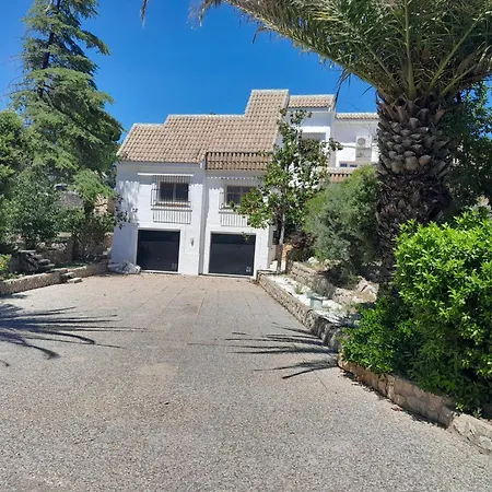 Djm Palms - Shared - Compartida - No Es Casa Privada Bed & Breakfast Ayora